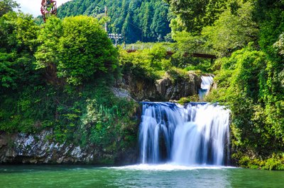 🌊 토도로키 폭포 이미지 2